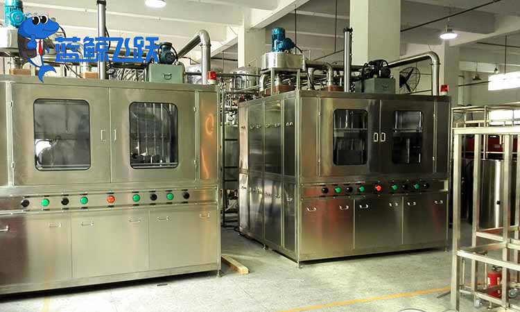 超声波清洗广泛应用于汽车、航天航空领域