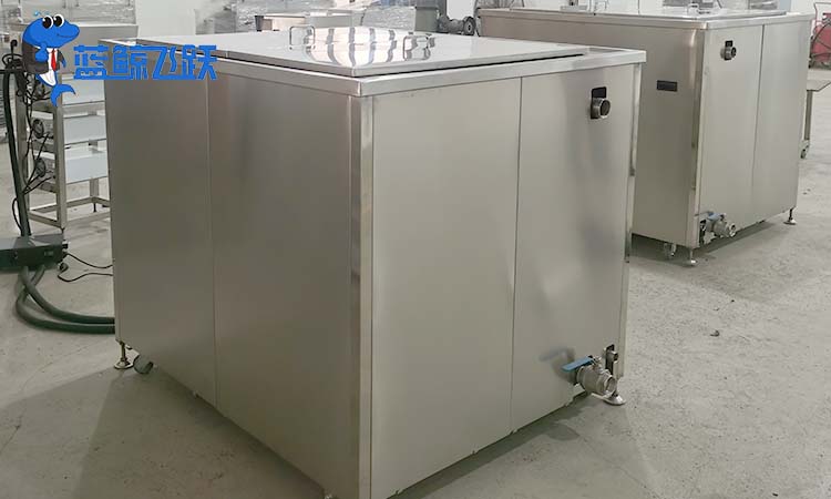草莓视频污污污污在塑料制品行业中的应用及模具表面清洗方法