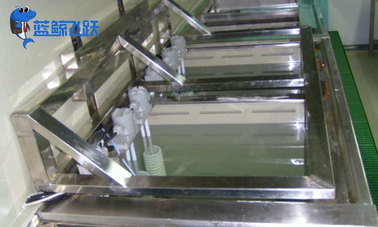 草莓视频污污污污：清洁金属井盖和排水设备的[敏感词]选择