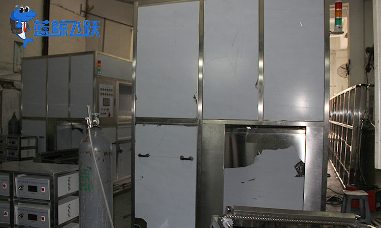 超声波清洗技术：确保金属餐具食品卫生与安全的先进方法