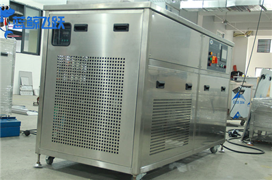 草莓视频污污污污：高效清洁家具和装饰品的利器